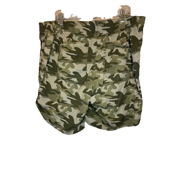 Stitch Star Womens Sz 2x Camo Lightweight Cargo Shorts Elastic Back 8.5 Inseam - Picture 2 of 9